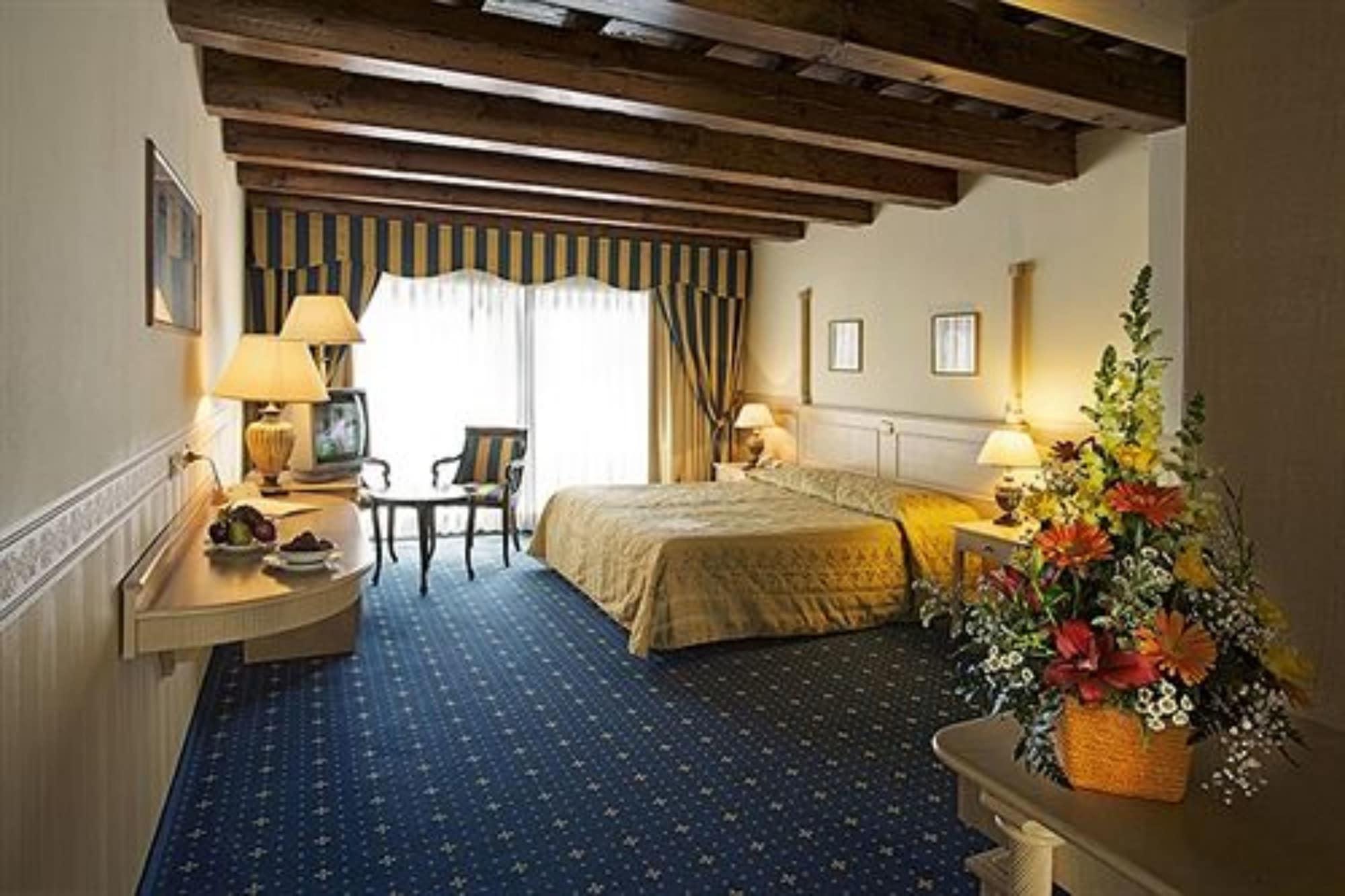 Hotel Orologio فيرّارا المظهر الخارجي الصورة