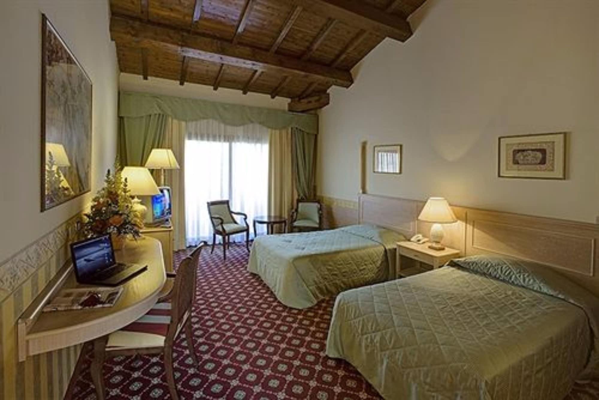Hotel Orologio فيرّارا المظهر الخارجي الصورة